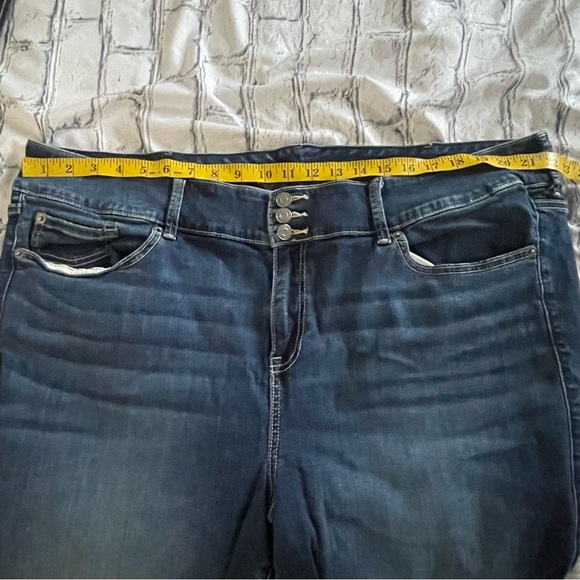 Torrid Jeans - Picture 4 of 9